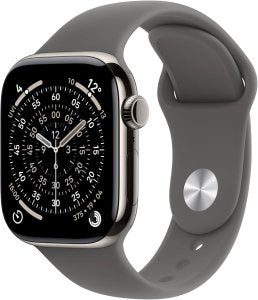 Apple Watch Series 11 [GPS + Cellular, Sportarmband steingrau S/M] 42mm Titangehäuse natur – Refurbished – Produktansicht